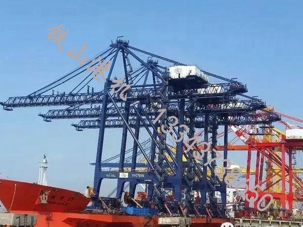 湖南衡陽(yáng)岸橋廠家岸橋工作起來效率高，節(jié)省空間